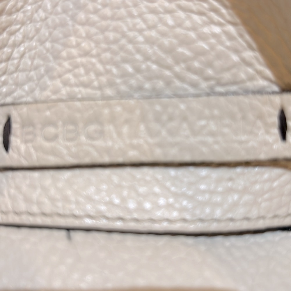 GREAT WHITE BCBGMAXZRIA🔥🔥pebbled leather handbag 👜 - Picture 14 of 16